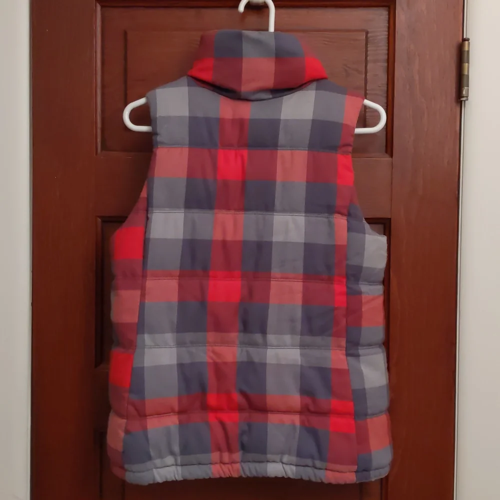 Old Navy Women's Small Plaid Puffer Vest - Picture 5 of 5